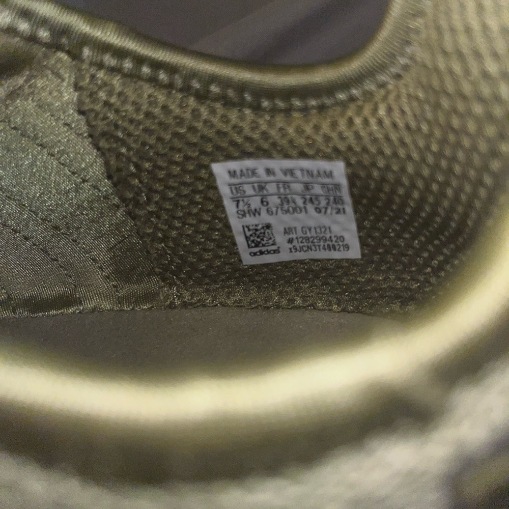 Adidas green size 7 1/2 women worn once very comfy - Picture 6 of 6